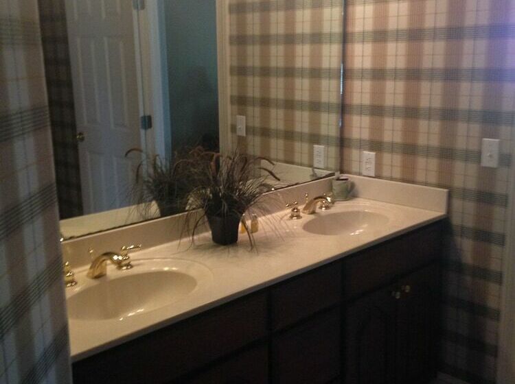 جناح كلاسيكي, Concord Inn