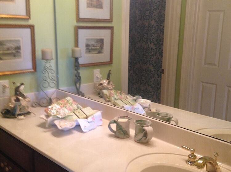 جناح كلاسيكي, Concord Inn