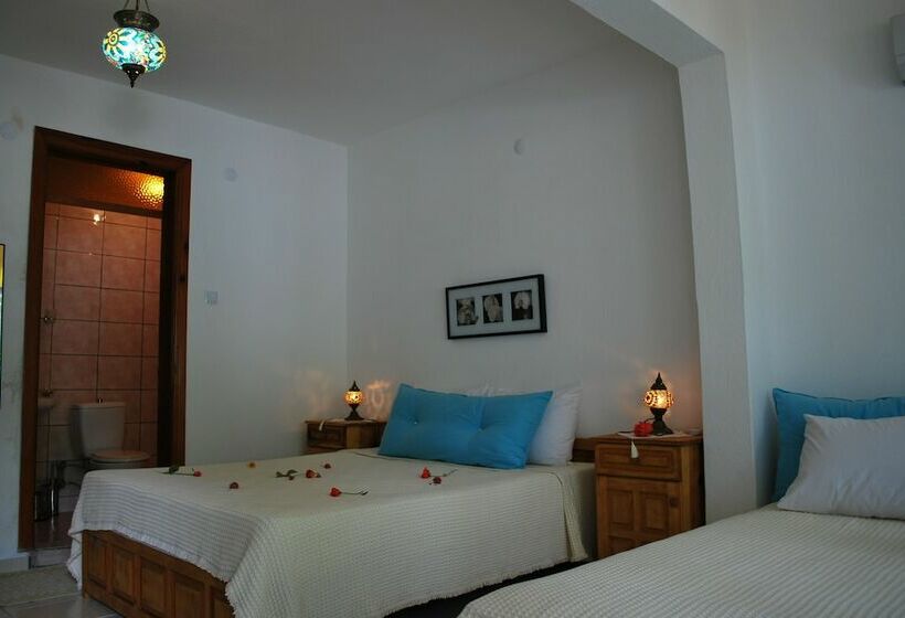 Pokój Standard Trzyosobowy, Myra