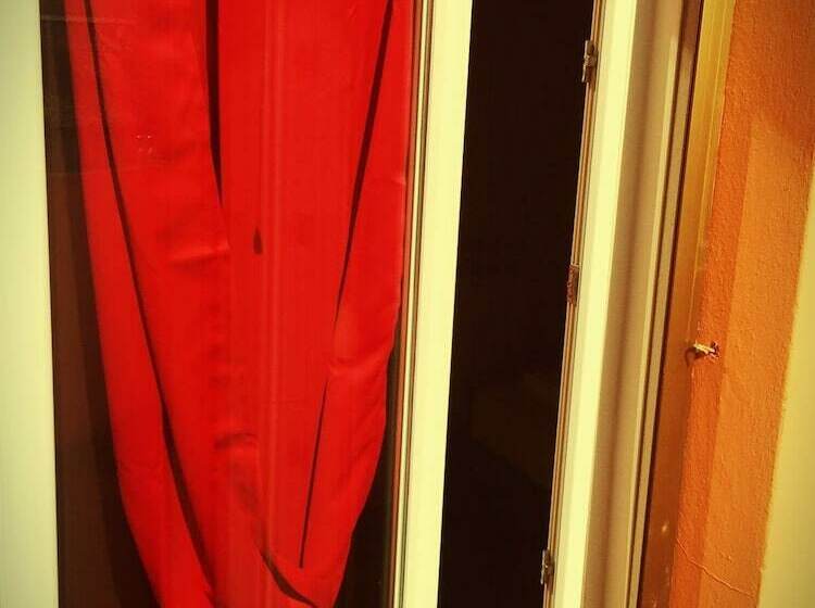 اتاق اکونومی, Residence Sweet Dreams