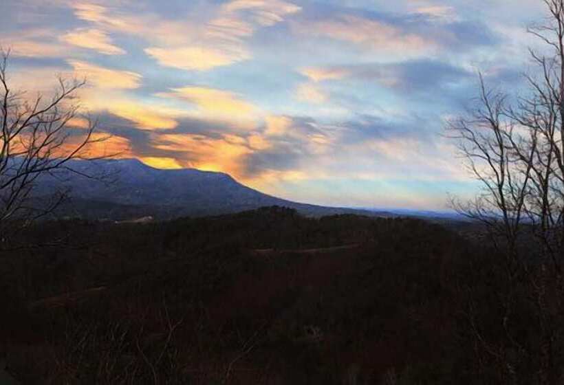 کابین, Rising Eagle Lodge By Redawning