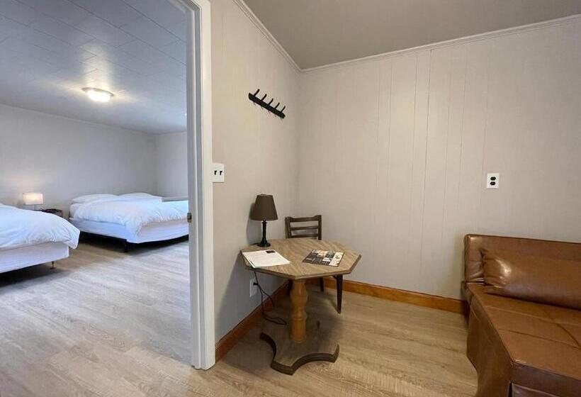 豪华房间, Star Gate Motel