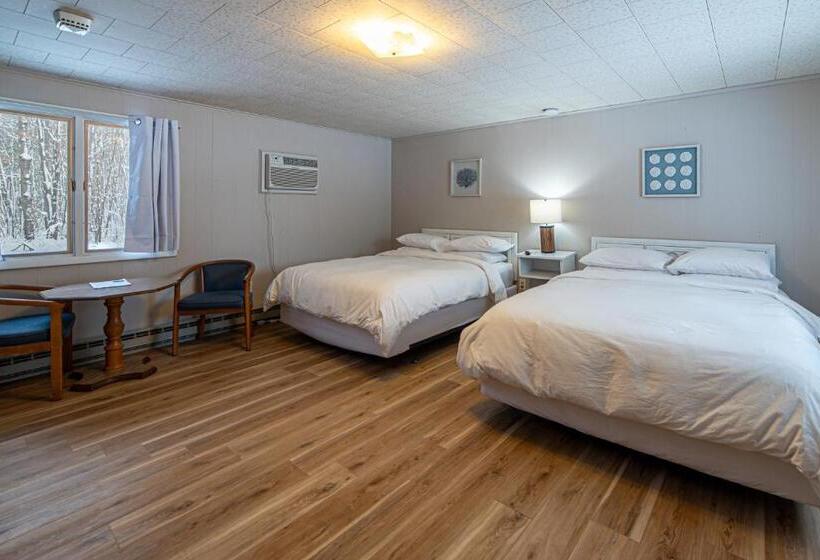 デラックスの4人部屋, Star Gate Motel