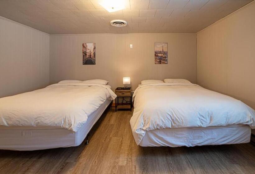 プレミアム4ベッドルーム, Star Gate Motel