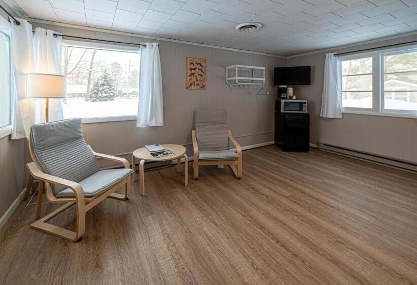 スーペリアの4人部屋, Star Gate Motel