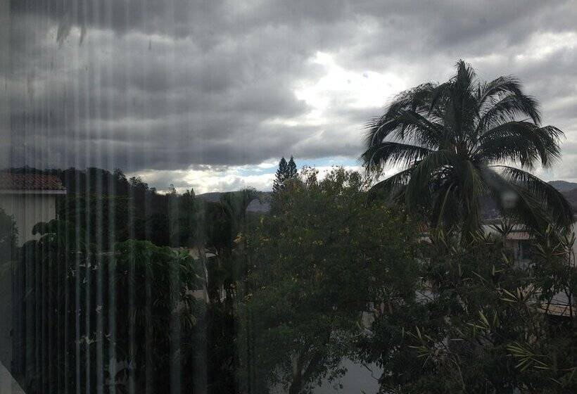 اتاق خانوادگی, G Y V Hotels