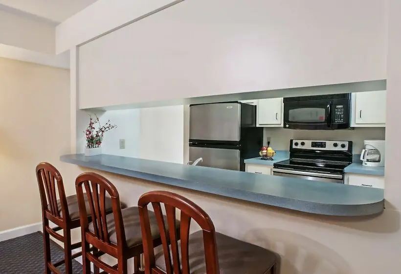 デラックススイート, Matador Oceanfront Resort