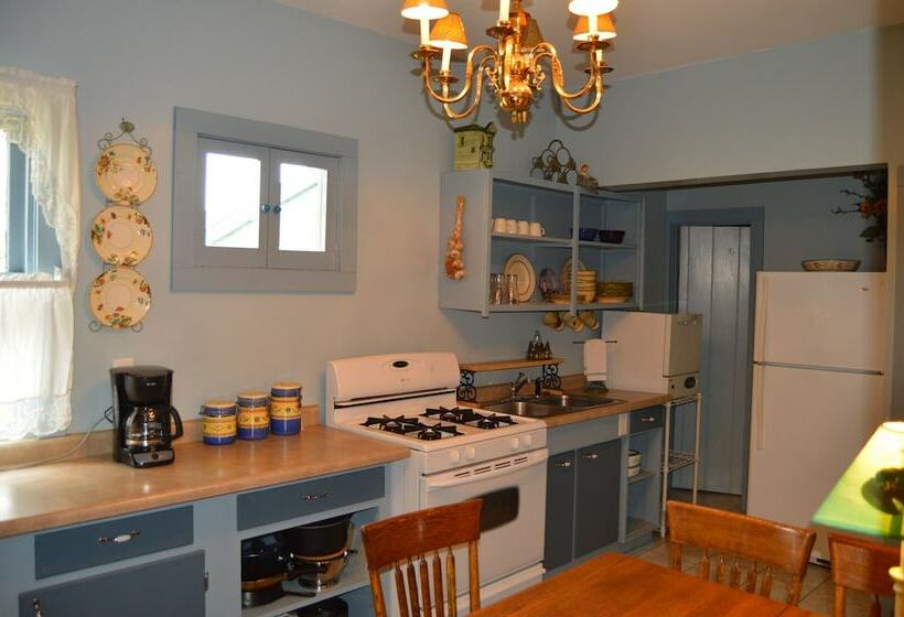 كابينة, Moon River Cabins