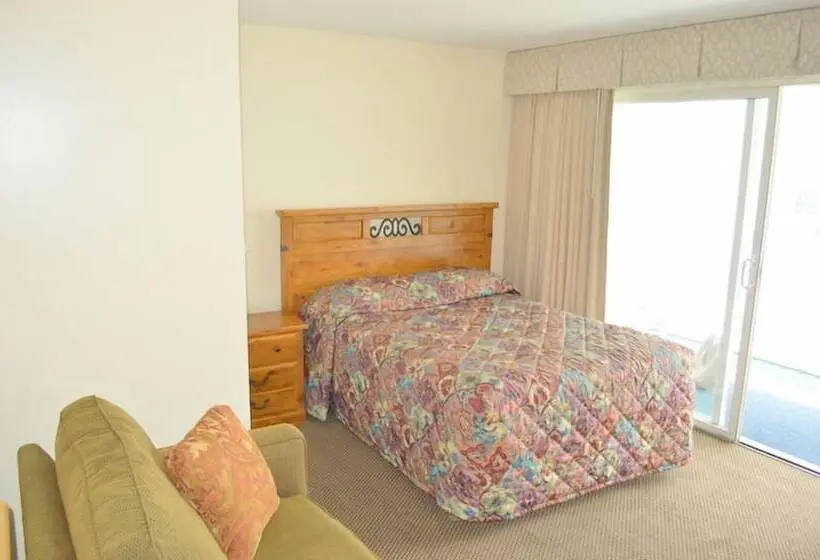 プールの見える１ベッドルームアパートメント, The Pelham Resort Motel