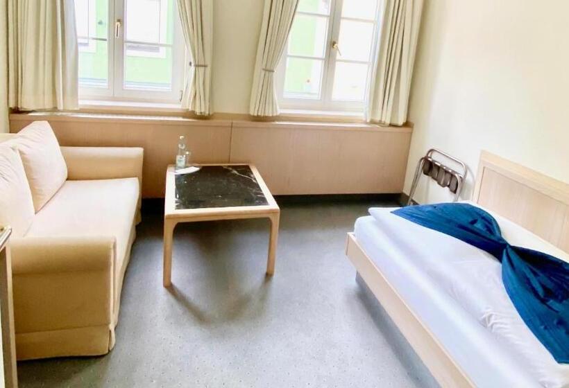 غرفة قياسية فردية, Alte Post