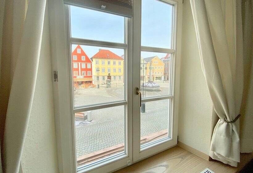 غرفة قياسية, Alte Post