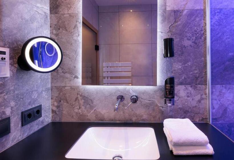 디럭스 룸, Am Paulusbogen