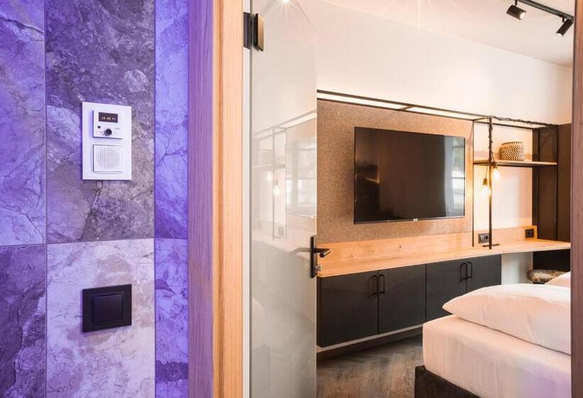 수피리어 룸, Am Paulusbogen