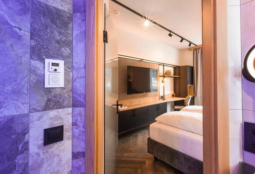 스탠다드 룸, Am Paulusbogen