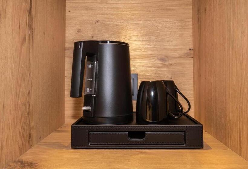 스탠다드 룸, Am Paulusbogen