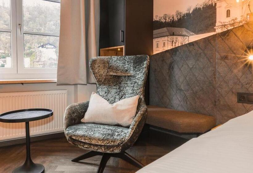 수피리어 룸, Am Paulusbogen