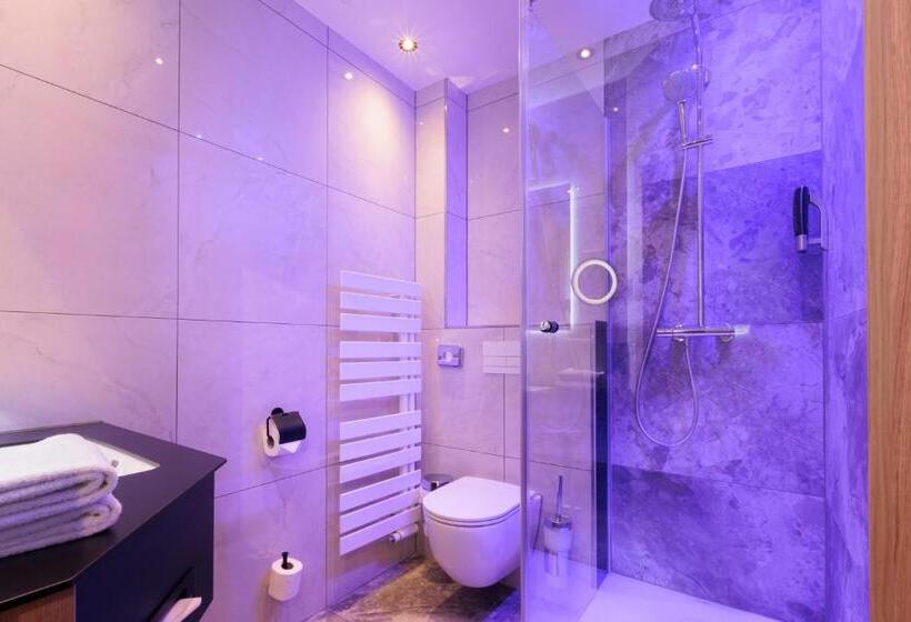 디럭스 룸, Am Paulusbogen