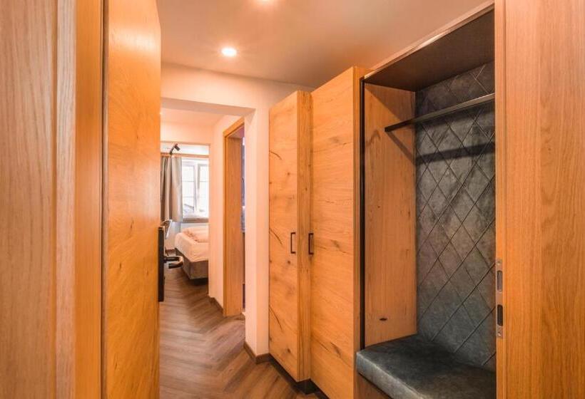 스탠다드 룸, Am Paulusbogen