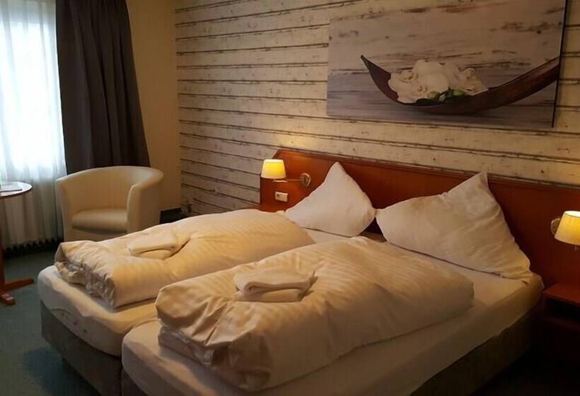 חדר סטנדרט, Engel Altenau