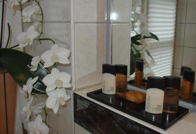 غرفة قياسية ثلاثية, Garni Kaiserstuhl