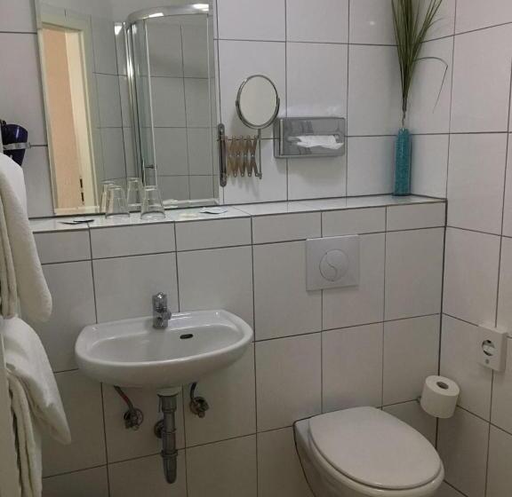 غرفة قياسية, Goldener Anker