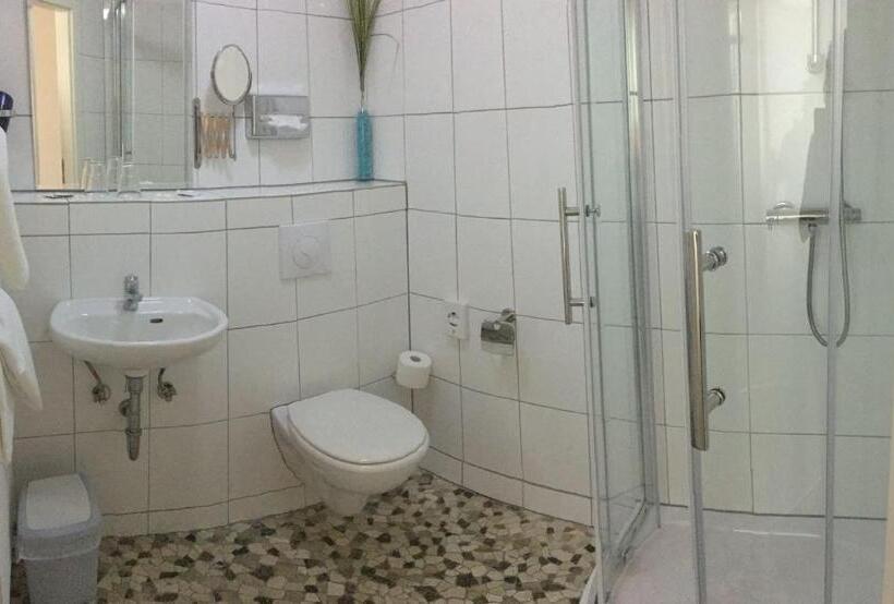 غرفة قياسية, Goldener Anker