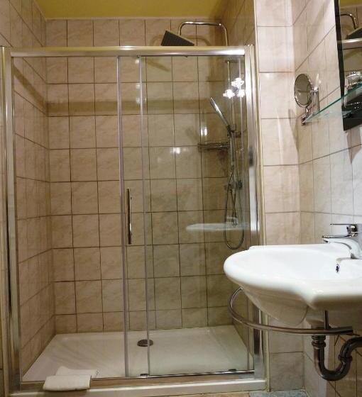 غرفة قياسية, Goldener Anker