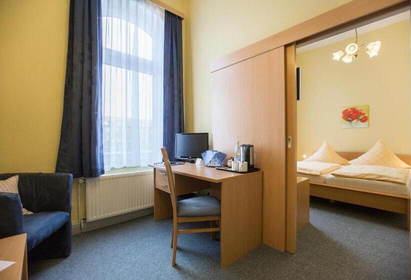 اتاق استاندارد, Graf Waldersee