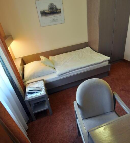 חדר יחיד בסיסי, Hohenstaufen