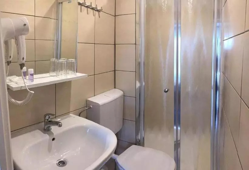 Standard Yhden Hengen Huone, Pansion Begic