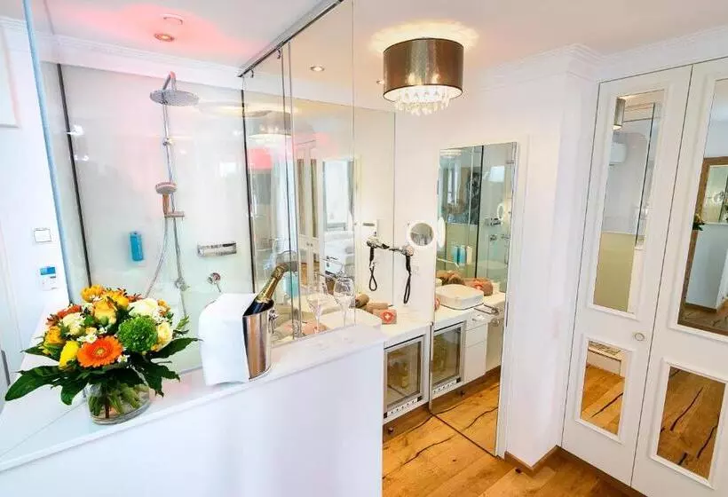バルコニー付きデラックスルーム, Yachthotel Helvetia Spa  Und Wellnessdomizil