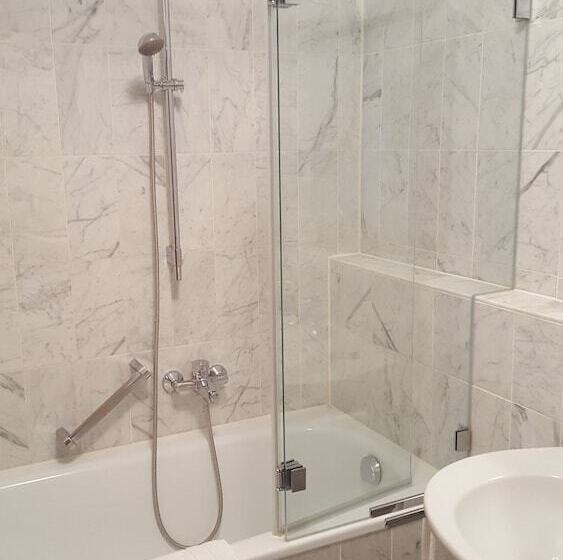جناح, Appartment Hotel Hölzl