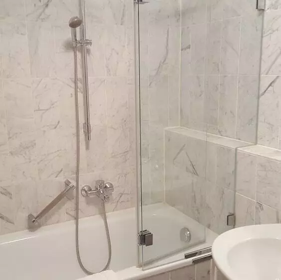 سوییت, Appartment Hotel Hölzl