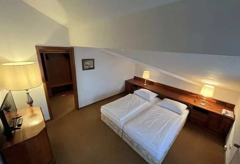 سوییت, Appartment Hotel Hölzl