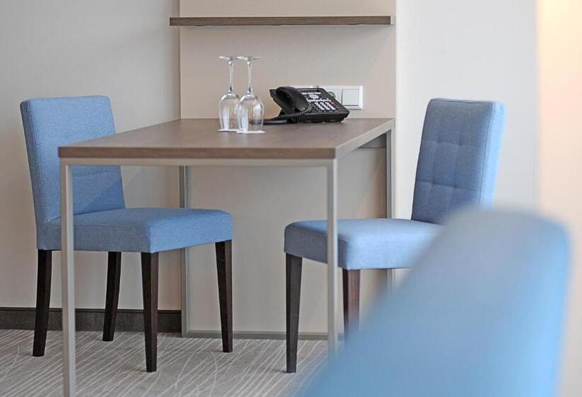 Полулюкс, Genohotel Baunatal