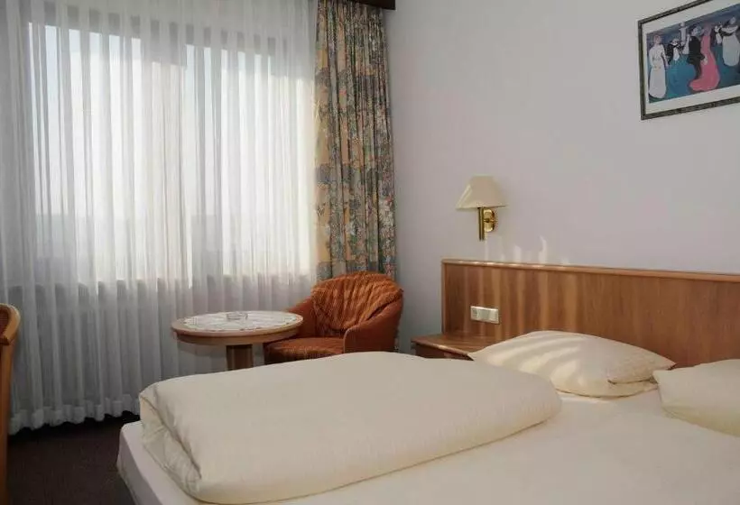 Quarto standart individual, Goller