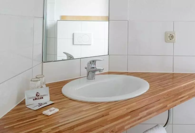 Quarto standard, Goller