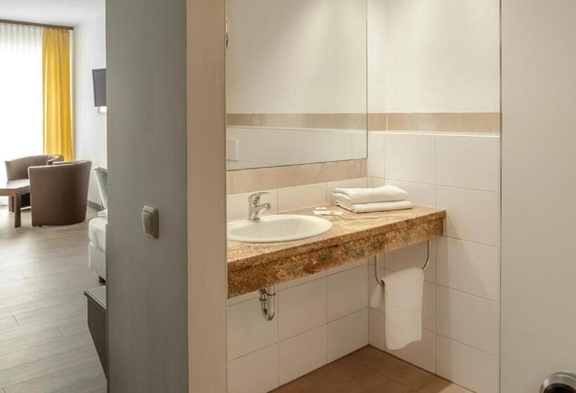 חדר קומפורט יחיד, Goller