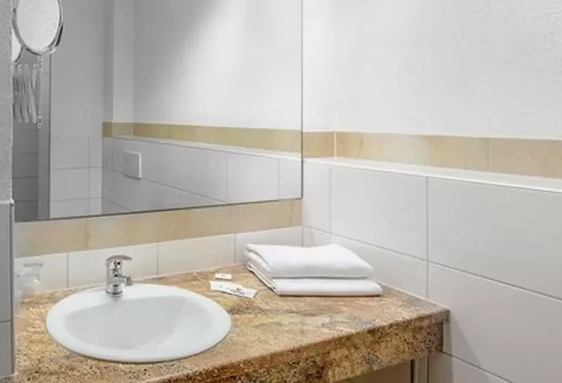 Quarto standart individual, Goller