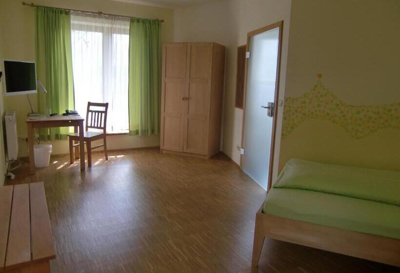 חדר סטנדרט, Grünwald