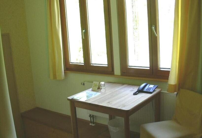 חדר אקונומי יחיד, Grünwald