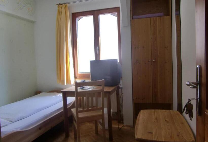 חדר אקונומי יחיד, Grünwald