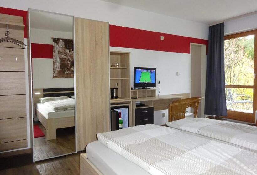 Номер Стандарт с Балконом, Gästehaus Sonneck