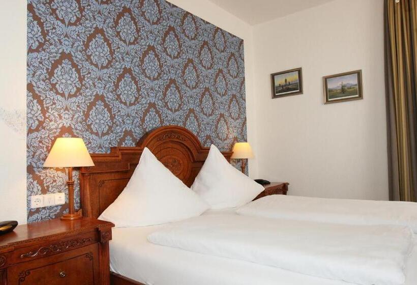 이코노미 룸, Rathausglöckel