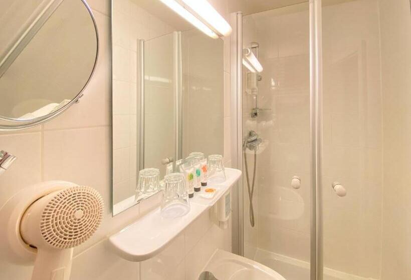 컴포트 트리플 룸, Rathausglöckel