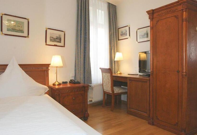 이코노미 싱글 룸, Rathausglöckel