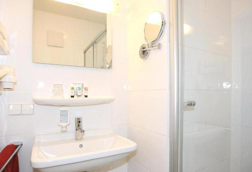 이코노미 싱글 룸, Rathausglöckel