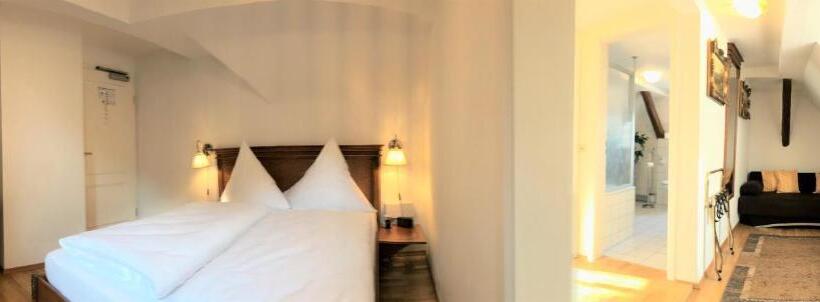 스탠다드 트리플 룸, Rathausglöckel