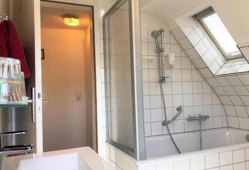 스탠다드 트리플 룸, Rathausglöckel