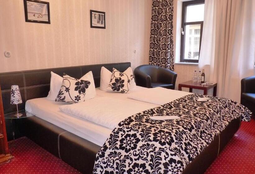 Номер Стандарт, Zur Traube